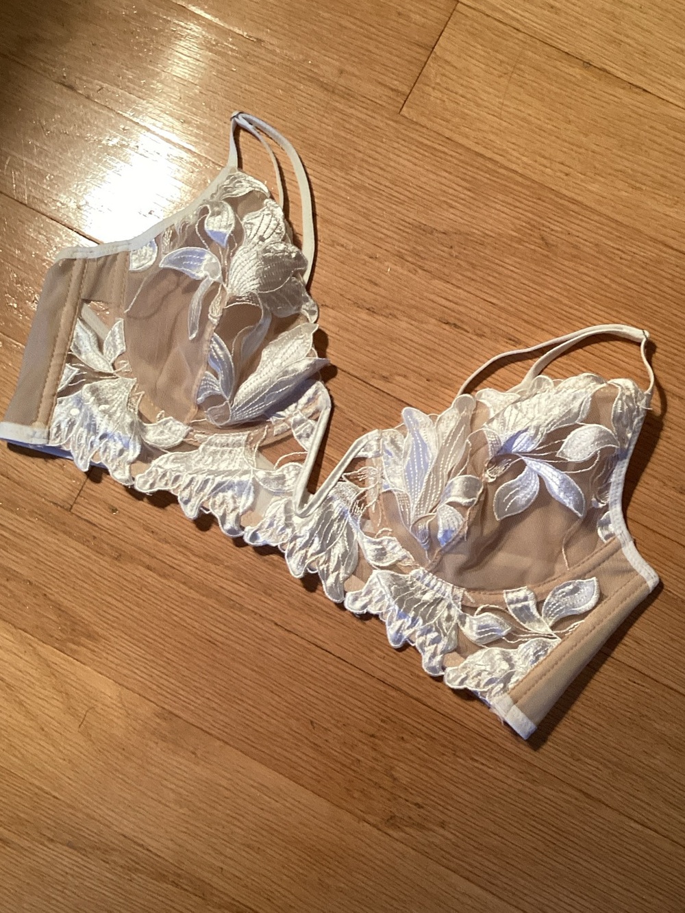 Source Unknown Sheer Floral Embroidered Underwire Bra - White/Cream NWOT